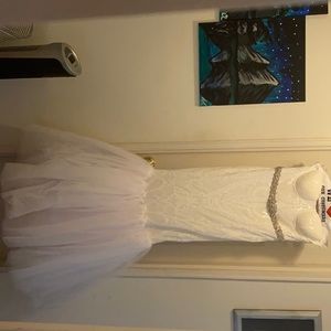 COPY - Material: 100 polyester with slight stretch, soft built-in bra. Slim fit…